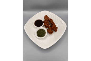 Assorted vegetable pakoras